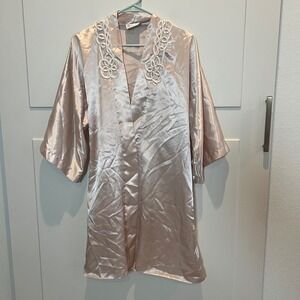 California Dynasty Robe Short Kimono Pale‎ Pink Lace Trim Womens Small Satin